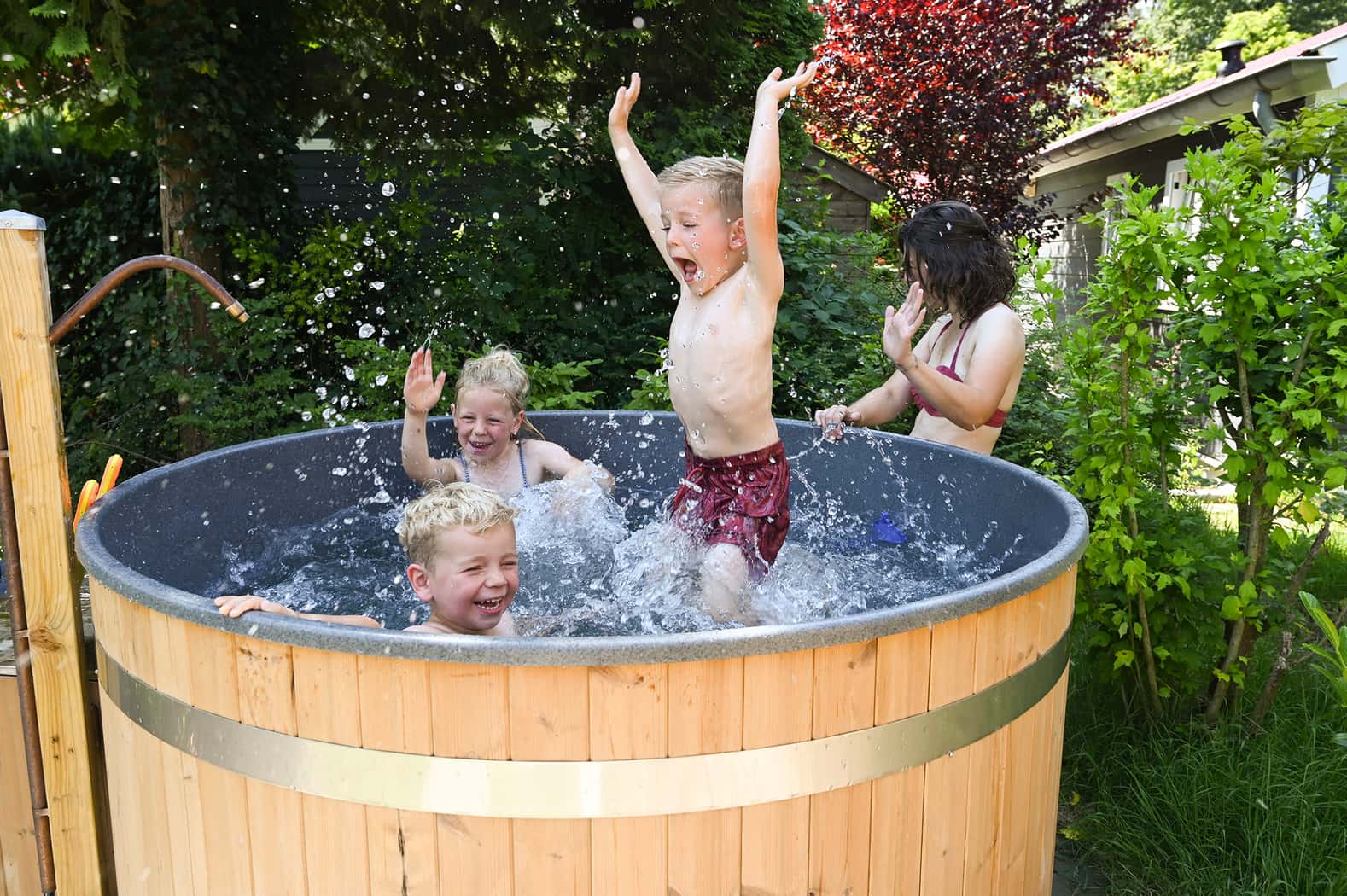 Lodge Hottub 6p